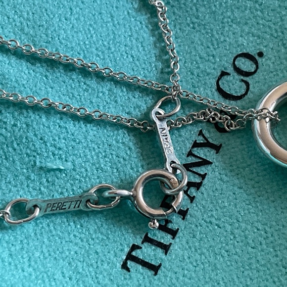 Authentic Tiffany Elsa Peretti Eternal Circle pendant and chain necklace - Picture 2 of 5